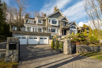 CUSTOM GORGEOUS HOME WITH PANORAMIC VIEW -- 2291 Orchard Ln, West Vancouver